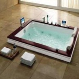 Luxurious Whirlpool White Bathtub cum Jacuzzi - top-view