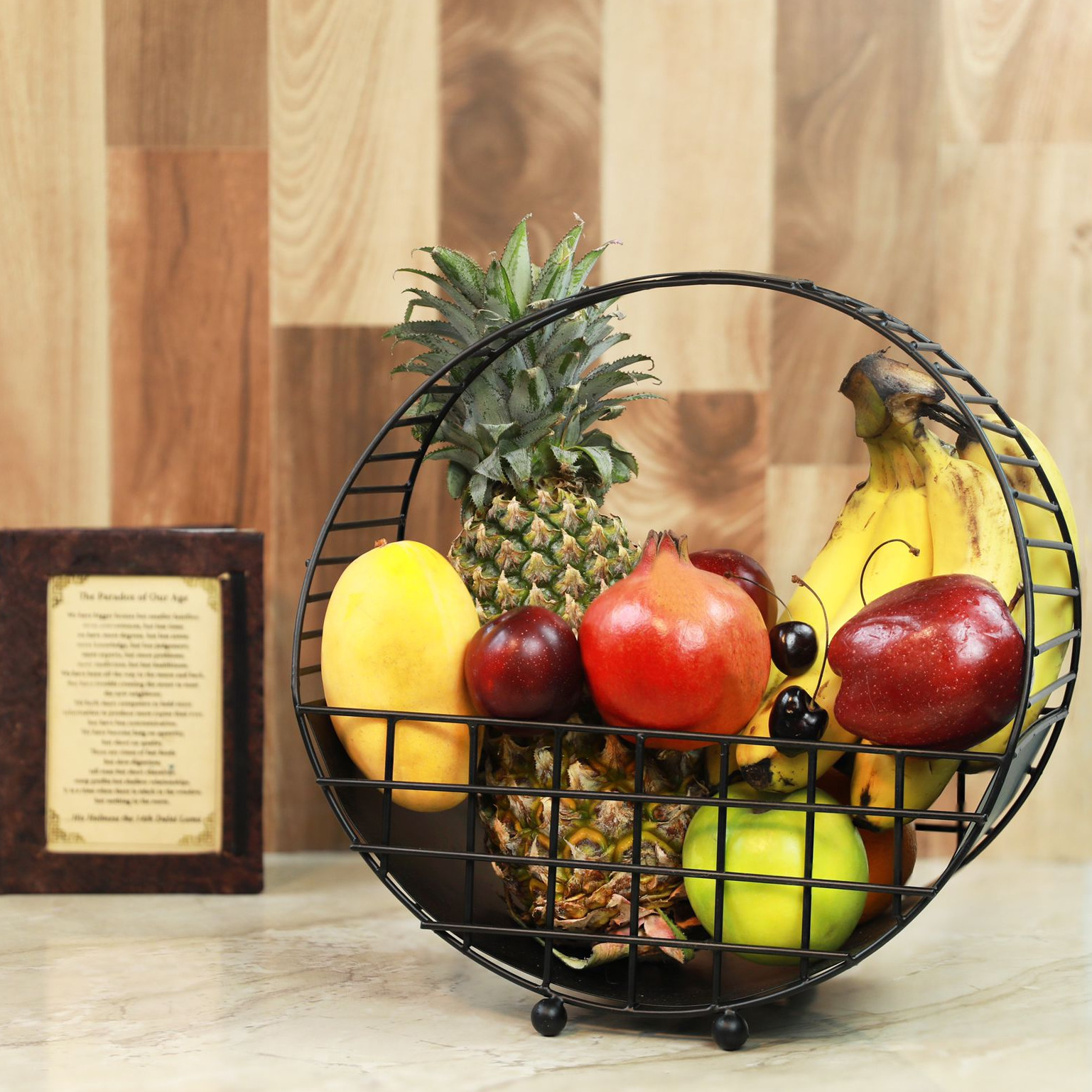 Tuxédo Half Moon Fruit Basket, Fruit Storage Basket, Countertop for Kitchen, Bread Vegetable Fruit Basket Bowl Metal Wire Basket, Black Medium - front-view