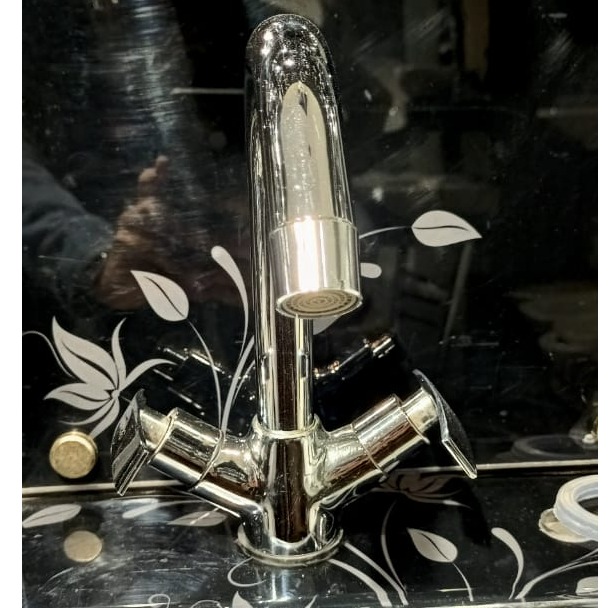 Kitchen Sink Faucet - top-view