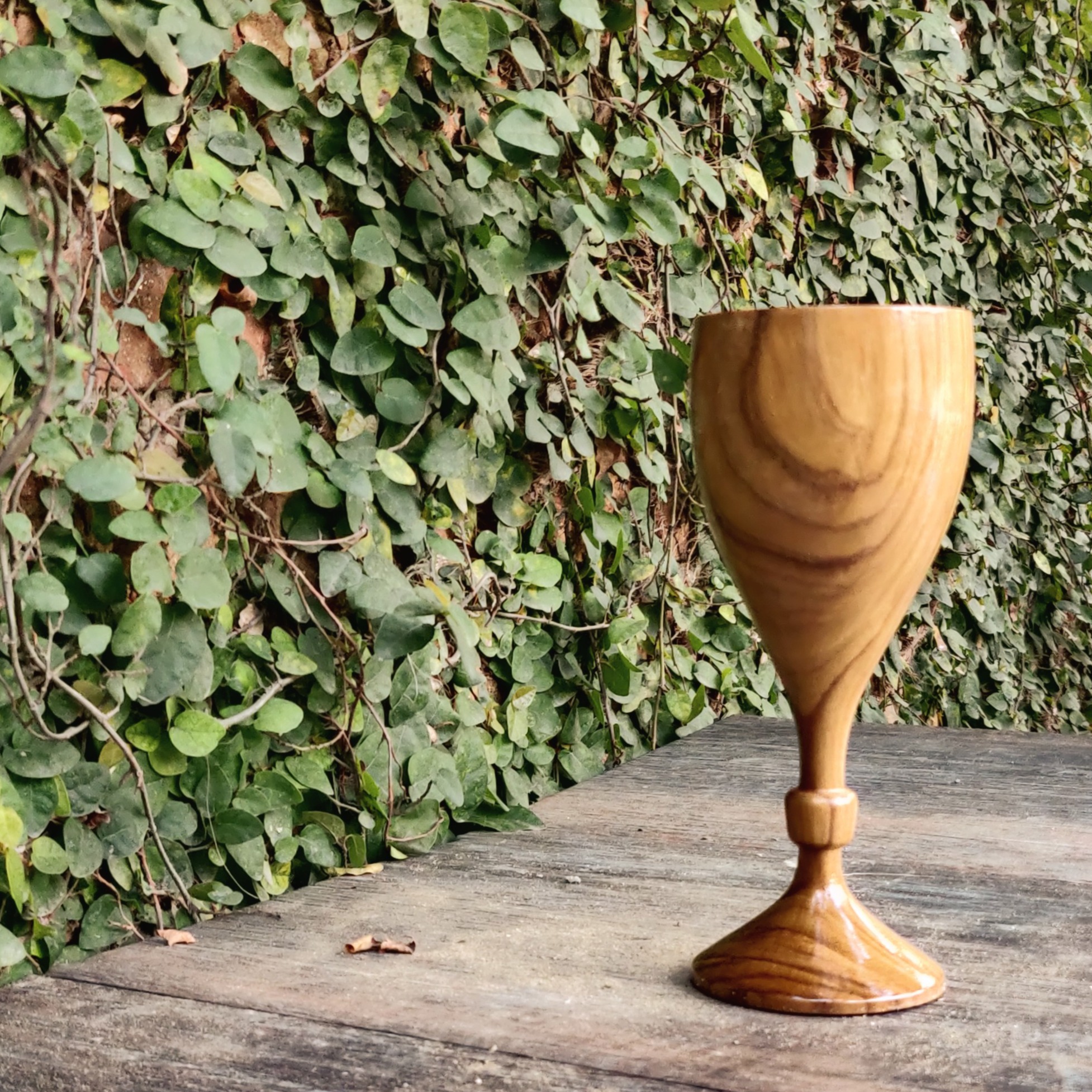 Goti Wodden Wine Glasses - rear-view