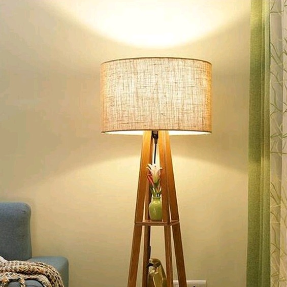 Tripod floor lamp - rear-view