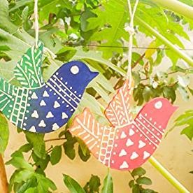 Handicraft wooden decorative bird wall hanging (set of 2 birds). - front-view