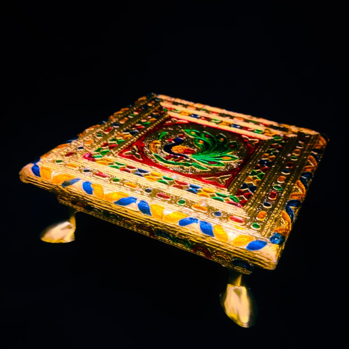 Menakaari Glass Chowki - left-view