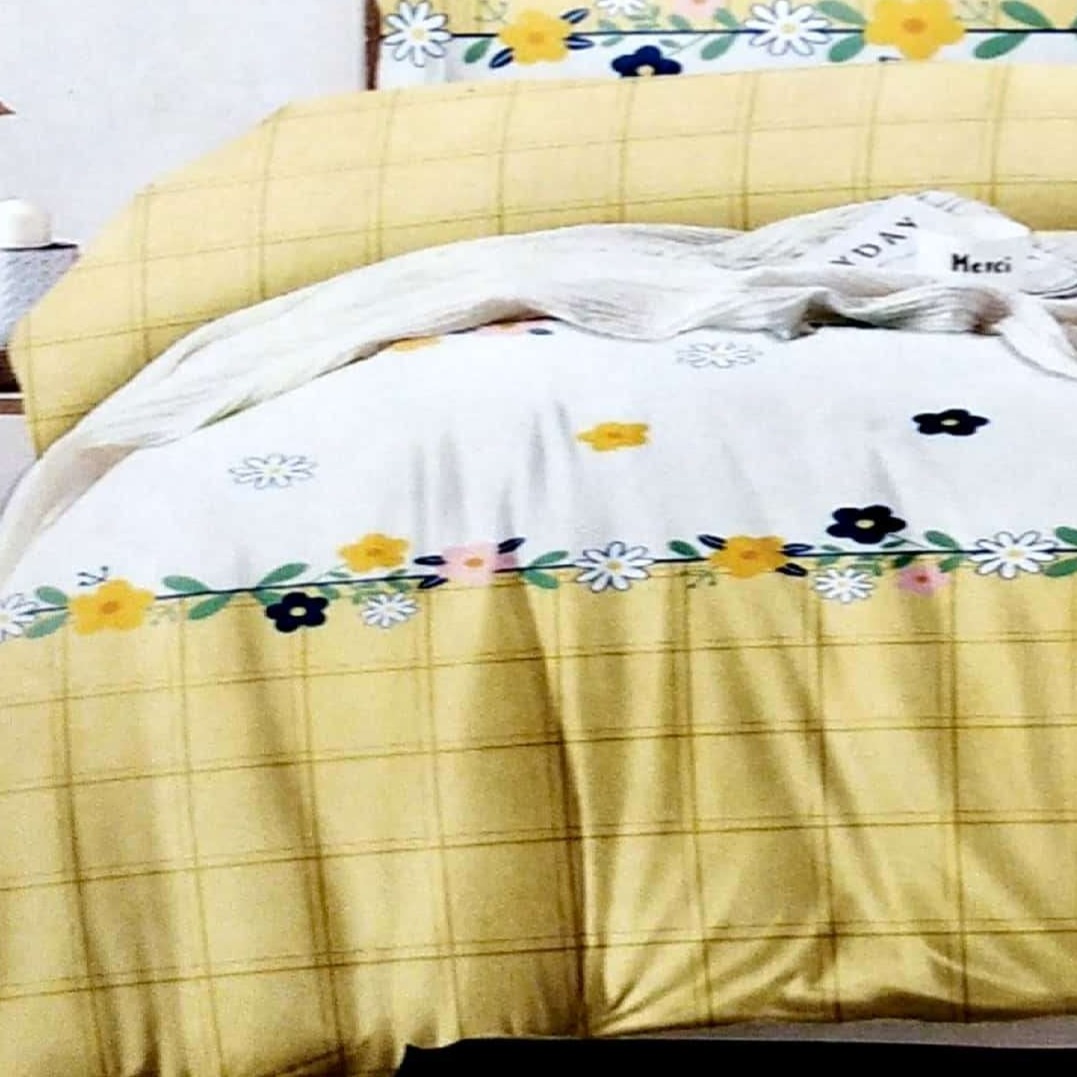 Beautiful Yellow & White Comforter set of 4 ( 1 Double Bedsheet With 2 Pillow Covers And 1 Comforter) - rear_view